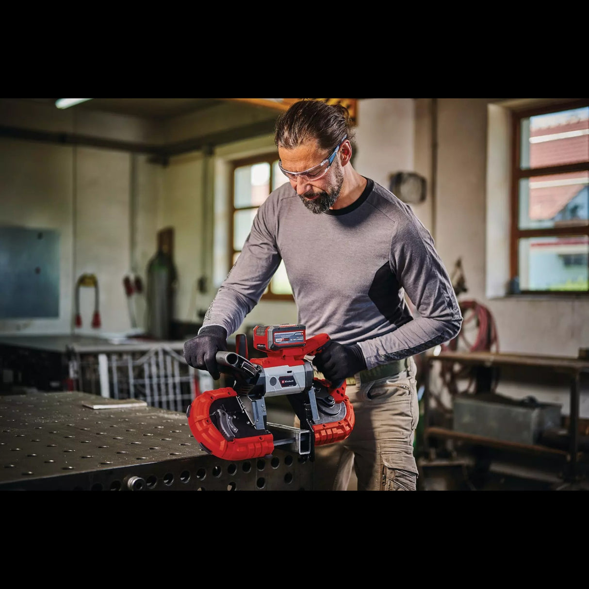 Einhell 5" Cordless Compact Metal Cutting Bandsaw